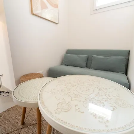 Bright With Terrace And Wi-fi شقة