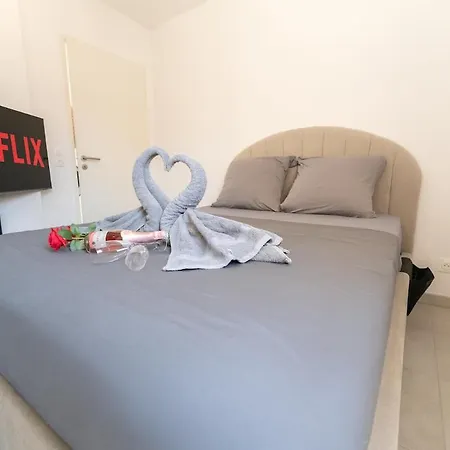 Bright With Terrace And Wi-fi Apartament